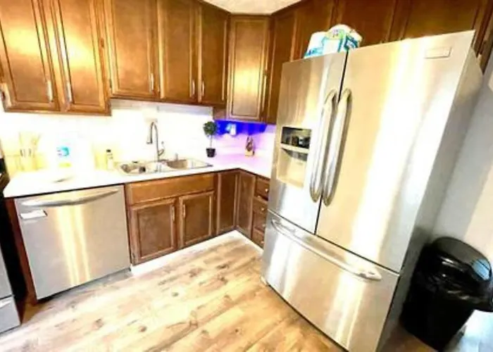 Private Ranch - Entire - 3 Bed - Hot Tub - King Bed - Fenced Yard - Pets & Kids Welcome - Game Shed - Free Wifi *