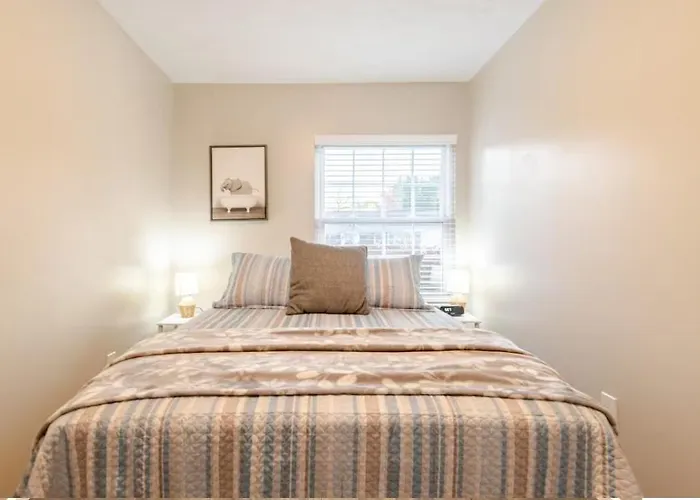 Private Ranch - Entire - 3 Bed - Hot Tub - King Bed - Fenced Yard - Pets & Kids Welcome - Game Shed - Free Wifi Holiday home Columbus