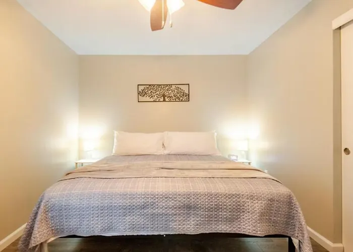 Holiday home Private Ranch - Entire - 3 Bed - Hot Tub - King Bed - Fenced Yard - Pets & Kids Welcome - Game Shed - Free Wifi *