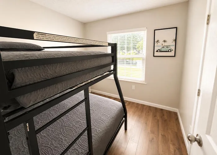Private Ranch - Entire - 3 Bed - Hot Tub - King Bed - Fenced Yard - Pets & Kids Welcome - Game Shed - Free Wifi Holiday home