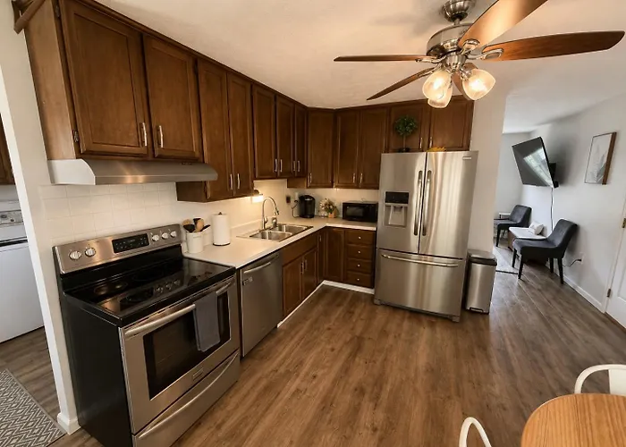 Private Ranch - Entire - 3 Bed - Hot Tub - King Bed - Fenced Yard - Pets & Kids Welcome - Game Shed - Free Wifi Holiday home *